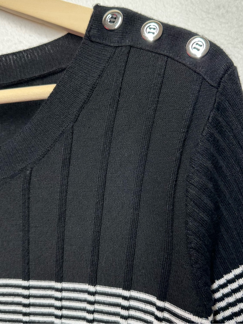 Lane Bryant 26/28 Black White Striped Ribbed Button Shoulder Sweater - Picture 2 of 5